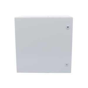 Gabinete de Acero IP66 Uso en Intemperie (600 x 600 x 300 mm) con Placa Trasera Interior Metálica y Compuerta Inferior Atornillable (Incluye Chapa y Llave T).